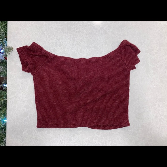 Small burgundy off the shoulder top! - Picture 2 of 2